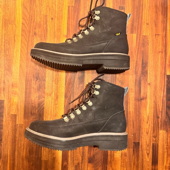 Women’s Teva Black lace up boots, size 9.5 - Picture 3 of 14